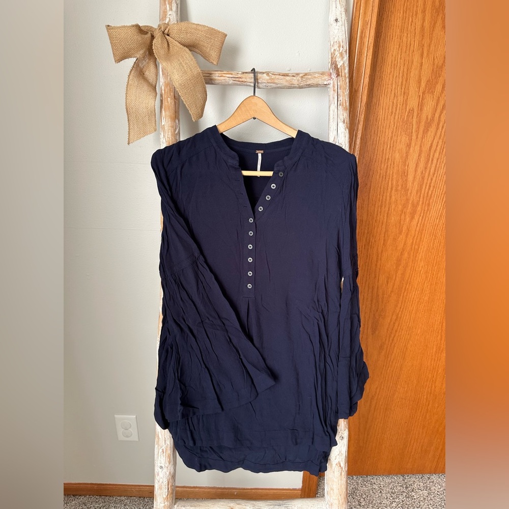 Free People Top Womens Small Easy Girl Henley Tunic Bell Sleeve navy size small